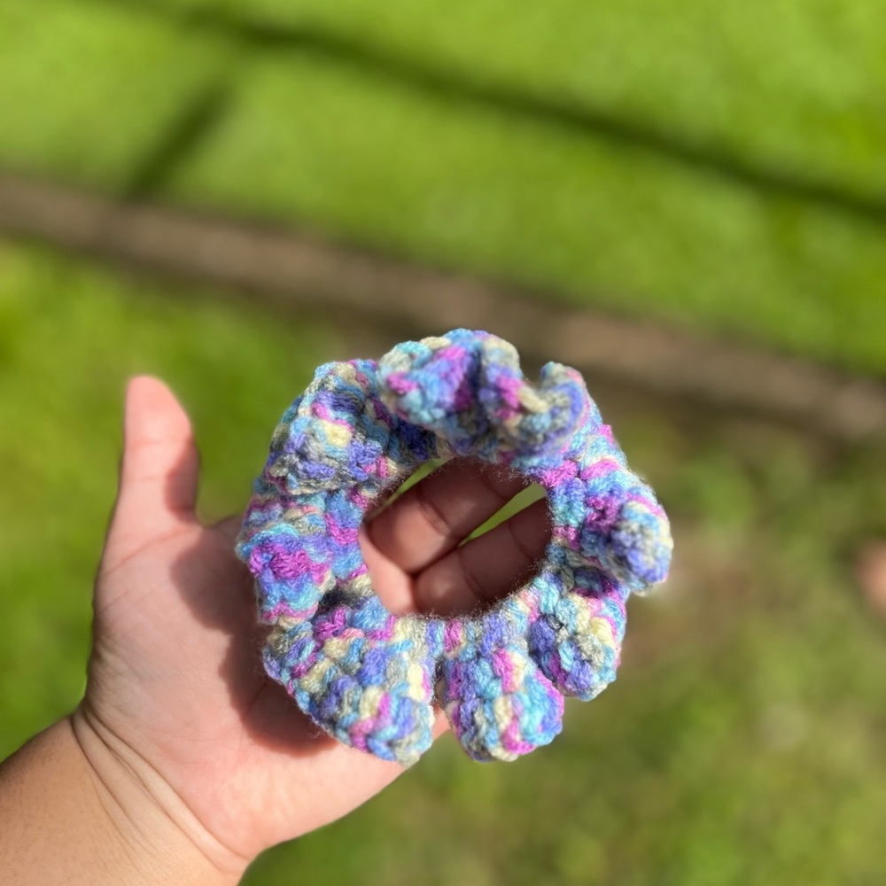 Scrunchies - Picture 10 of 10